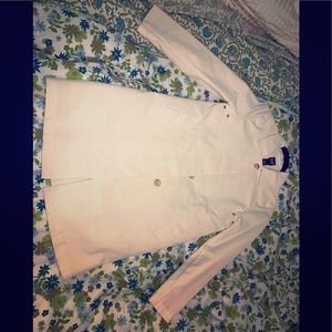 Beautiful white GAP trench coat XS